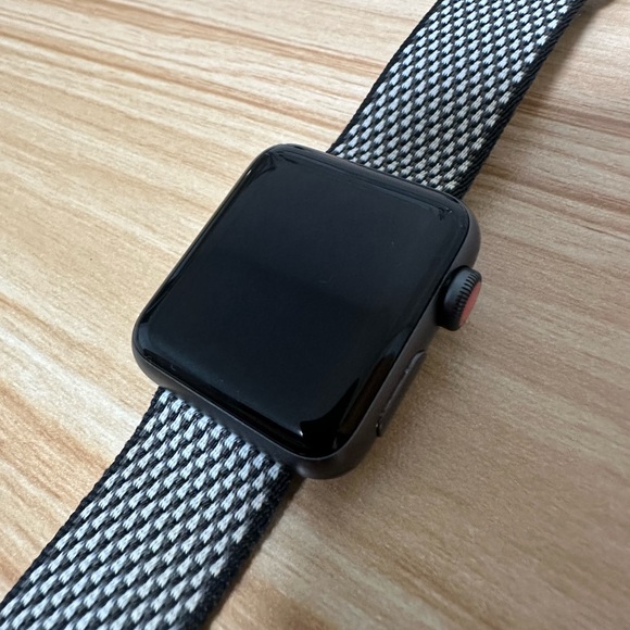 Apple Watch Series 3 + Bands + Charger - Picture 10 of 12